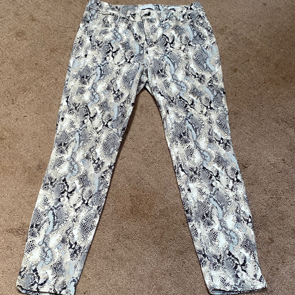 Stylish Snake Print Size 8 Sofia Straight Leg Jeans